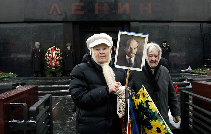 Коммунисты вспомнили о Ленине, Красная площадь, Москва, 21 января 2011 года.