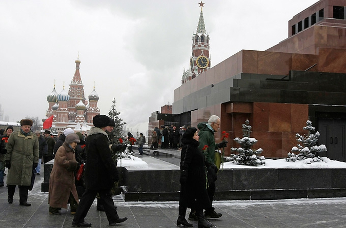 Коммунисты вспомнили о Ленине, Красная площадь, Москва, 21 января 2011 года.