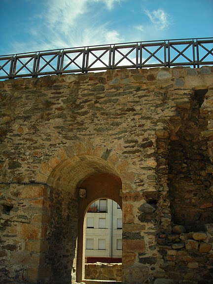 Понферрада (Castillo de Ponferrada) - Замок тамплиеров 98559