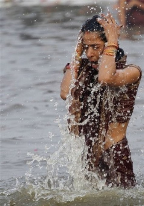 Магх Мела фестиваль (Magh Mela festival) в Аллахабад, 15 января 2011 года.