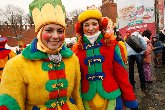 Масленица на Васильевском спуске, Москва.