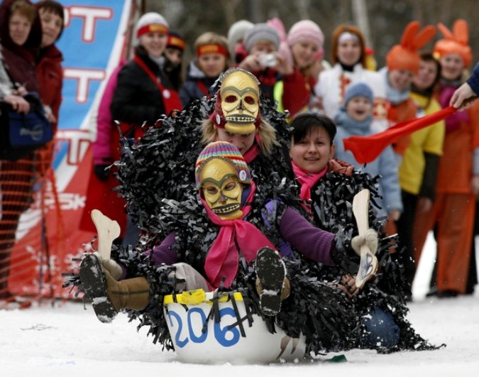 Гонки на тазиках (Basin Race), Красноярск, 26 марта 2011 года.