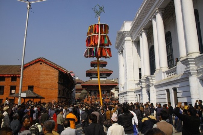 Холи фестиваль цветов (Holi festival of colours) в Катманду, Непал, 13 марта 2011 года.