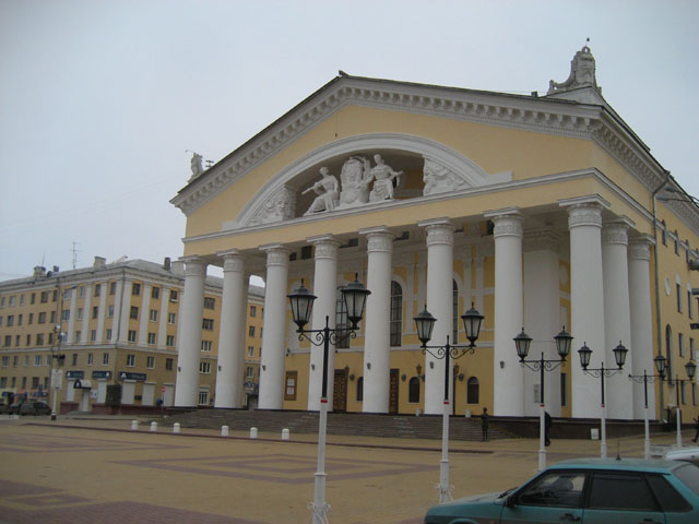 1067597_kalyga_teatr (640x480, 76Kb)