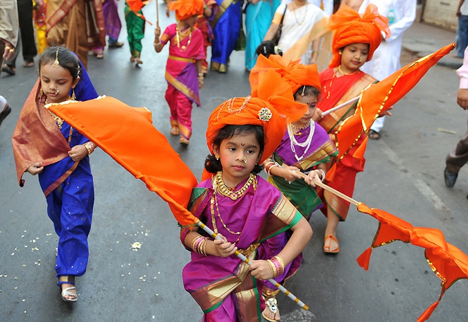 Новый год в Мумбаи - Гуди Падва (\\\\\\'Gudi Padwa\\\\\\' or the Maharashtrian new year), Индия, 4 апреля 2011 года.