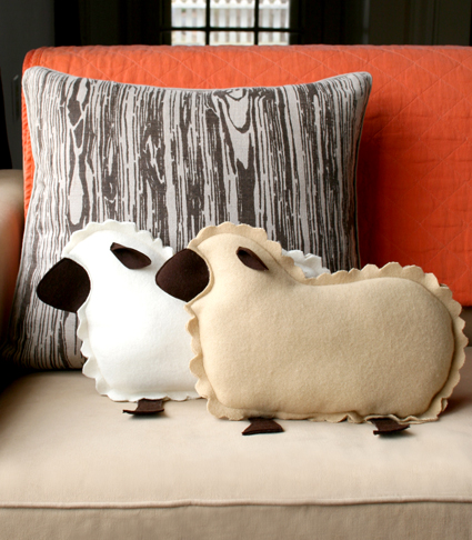 little-lamb-pillows-2-425 (425x486, 172Kb)