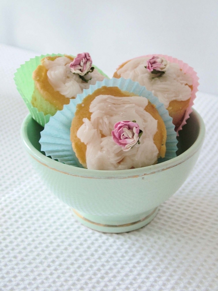 4278666_4468281518_084b48c3ca_Spring_Cupcakes_L (449x600, 167Kb)