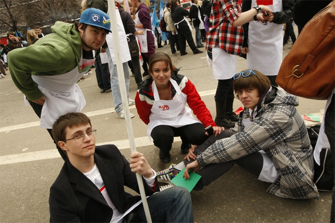 'Белые фартуки' выступили против коррупции, Москва, 16 апреля 2011 года./2270477_21 (675x449, 249Kb)