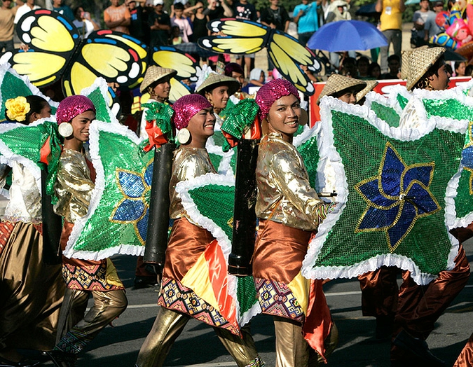 Аливан фестиваль (Aliwan Festival) в Маниле, Филиппины, 16 апреля 2011 года./2270477_30 (675x524, 386Kb)