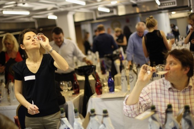 'International Wine Challenge' в Барбикан-центре, Лондон , Англия, 21 апреля 2010 года./2270477_58 (675x449, 79Kb)