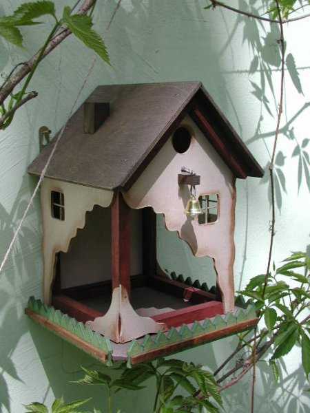 Зимний домик для кошки на даче фото