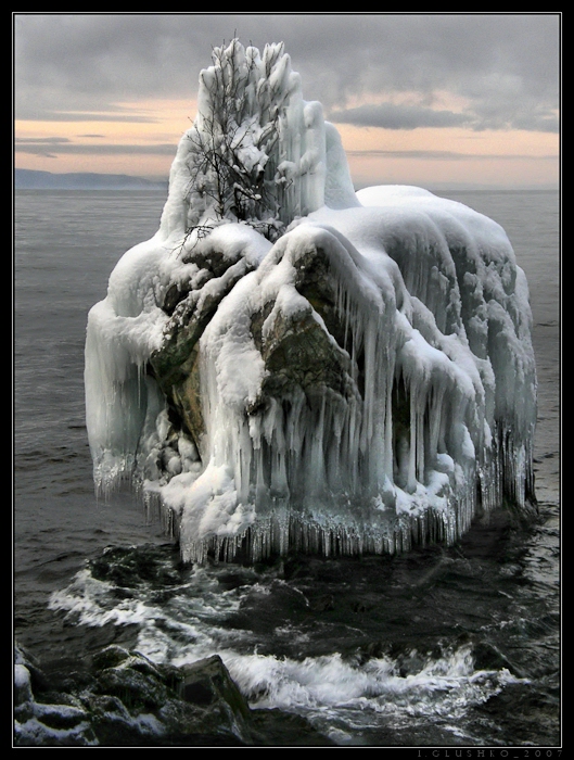 Необычные фото озера Байкал 10 (529x700, 252Kb)