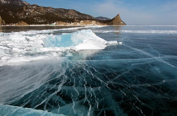 Необычные фото озера Байкал 21 (590x388, 41Kb)