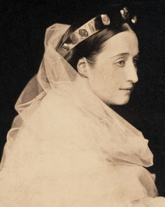L'impératrice_Eugénie,_1856,_Gustave_Le_Gray_detail (560x700, 91Kb)