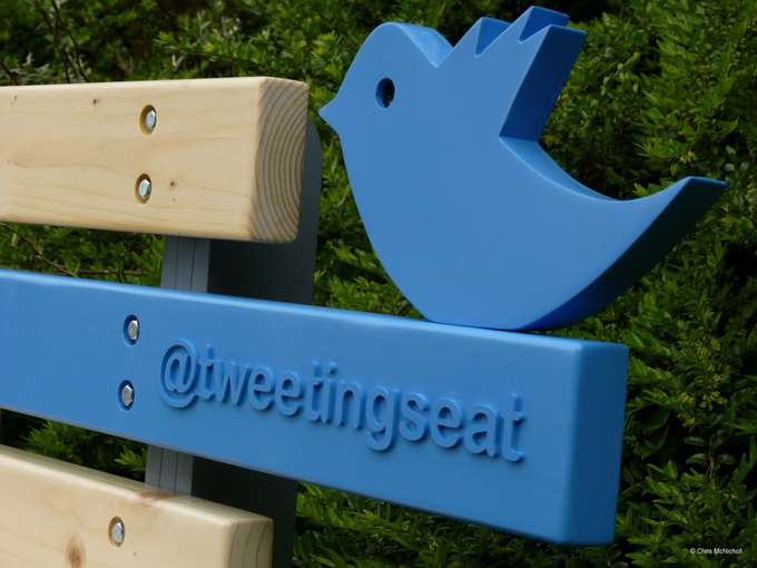 3925073_tweetingseattwitterbenchconcept01944x713 (680x510, 109Kb)