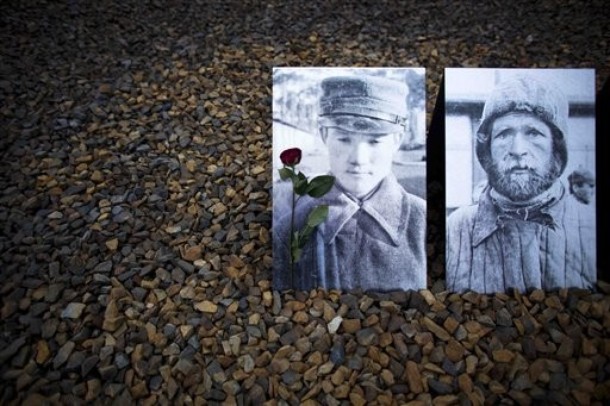 Международный день памяти жертв Холокоста, Ораниенбург, Германия, 27 января 2012 года/2270477_27 (610x406, 81Kb)