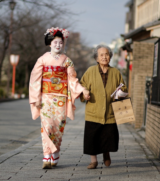 Японская Бабушка В Групповухе