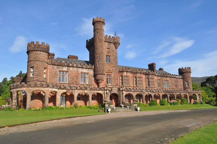 Kinloch_Castle_-_geograph_org_uk_-_2506621 (700x464, 79Kb)