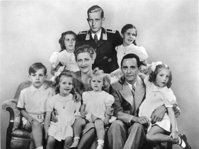 Joesph-magda-Goebbels-with-their-children (640x478, 123Kb)