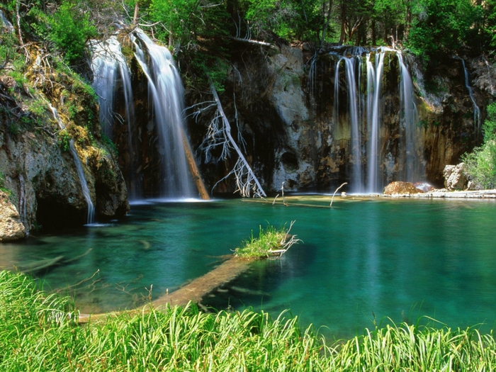 http://img1.liveinternet.ru/images/attach/c/3/74/927/74927497_3241851_Hanging_Lake__Colorado.jpg