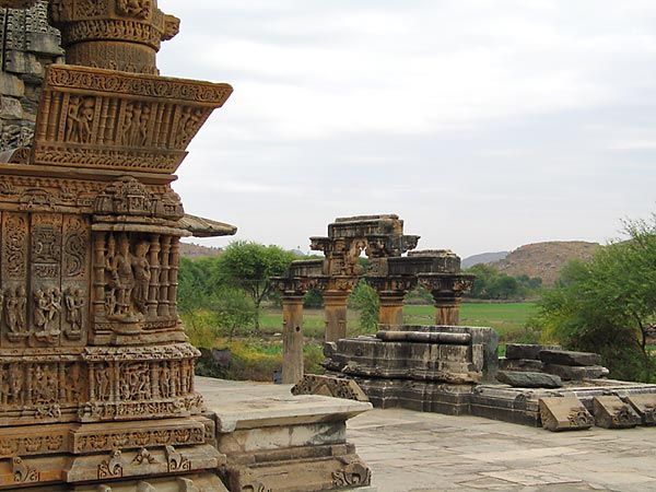 Храм Нагда - Nagda Sahasra Bahu temple 99127