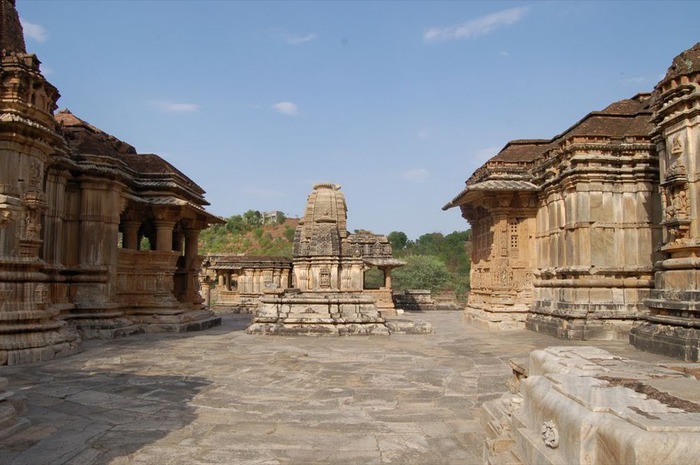 Храм Нагда - Nagda Sahasra Bahu temple 77764