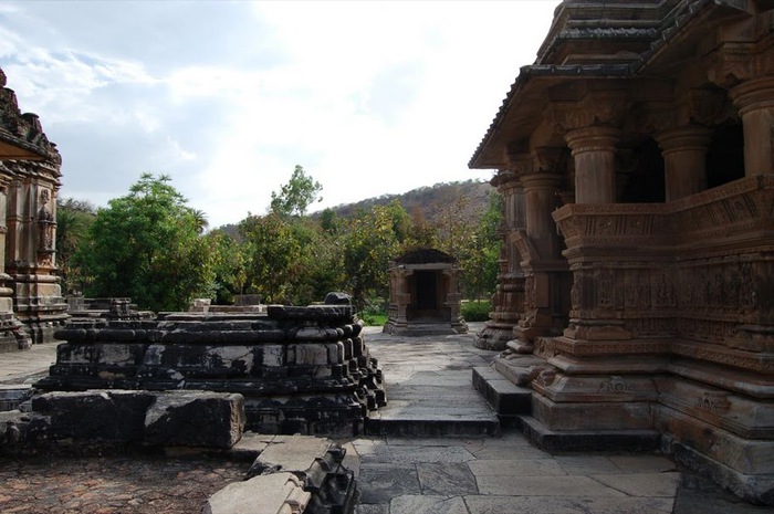 Храм Нагда - Nagda Sahasra Bahu temple 90828