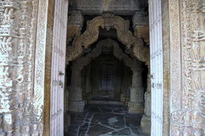 Храм Нагда - Nagda Sahasra Bahu temple 43229