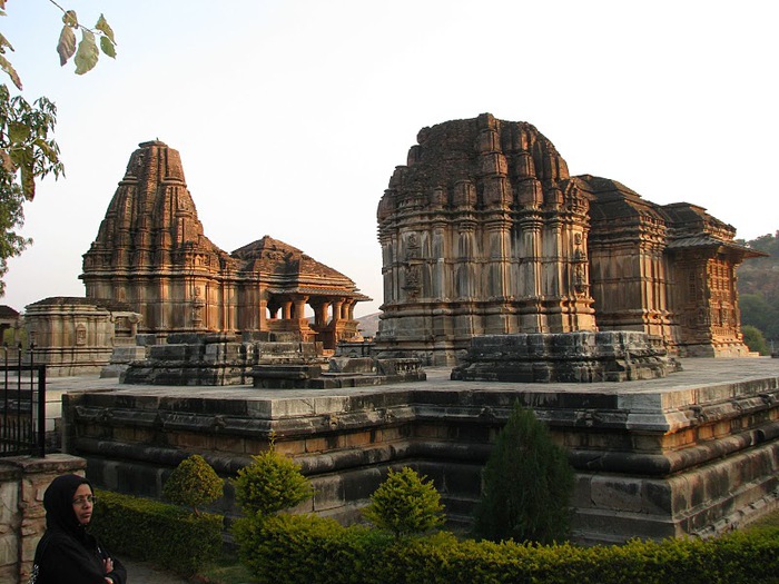 Храм Нагда - Nagda Sahasra Bahu temple 90333