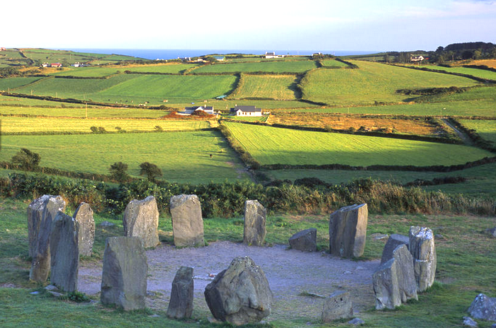 Proshots - Drombeg Stone Circle, Ireland - Professional Photos (700x464, 721Kb)