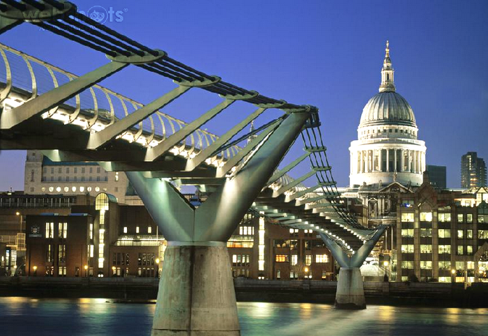 Proshots - Millennium Bridge and St. Paul's, London, England - Professional Photos (700x482, 714Kb)