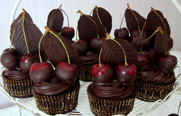 bing cherry cupcakes  Flickr - Photo Sharing! (600x385, 579Kb)