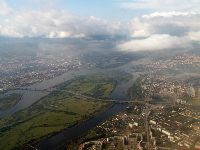 Aerial_view_of_Krasnoyarsk_1 (700x525, 138Kb)