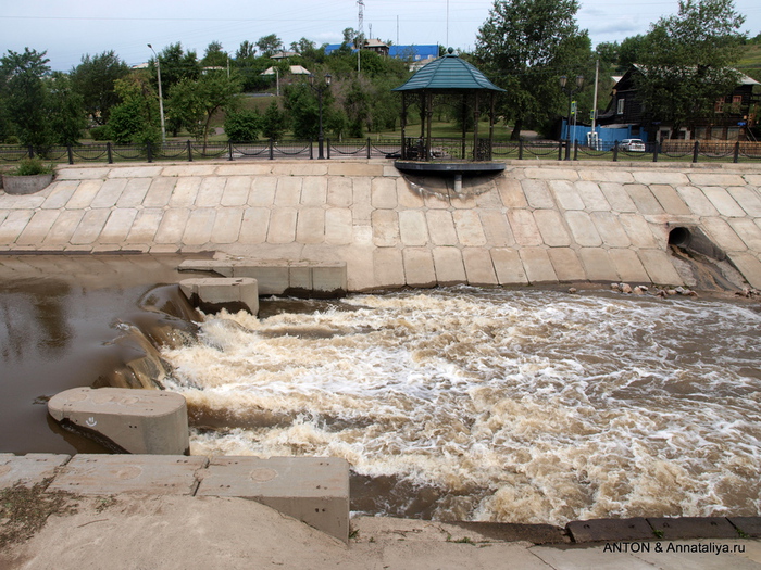 Город с 10-рублевой купюры P7094524 (700x525, 260Kb)