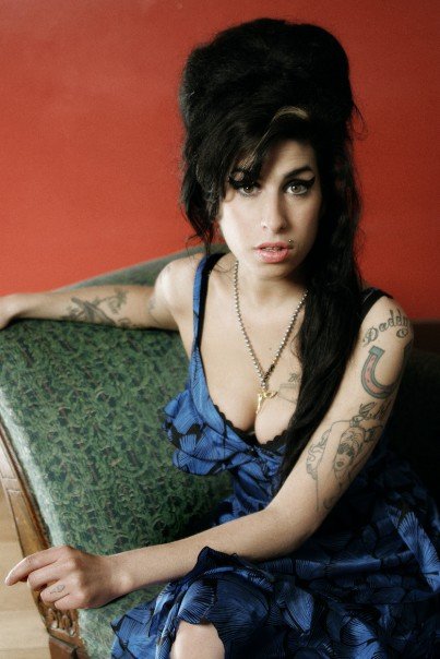 Умерла британская певица Эми Уайнхаус (Amy Winehouse)/2822077_amy_winehouse071 (403x604, 51Kb)