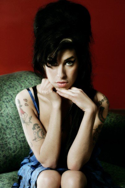 Умерла британская певица Эми Уайнхаус (Amy Winehouse)/2822077_amy_winehouse091 (403x604, 38Kb)