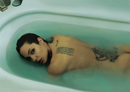 annie-leibovitz-angelina-jolie (500x354, 18Kb)