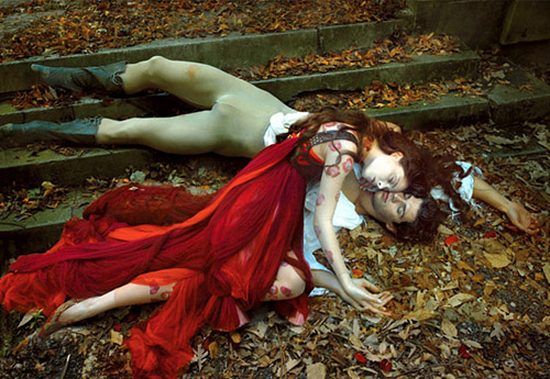 romeo-and-juliet-annie-leibovitz-7 (500x345, 86Kb)