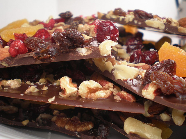 4453387_4319792344_ac7dcdc196_Chocolate_Bark_makes_a_great_Valentines_Gift__see_recipe_M (640x480, 115Kb)