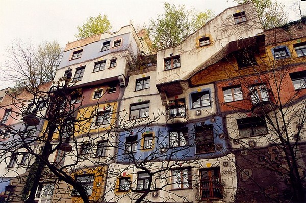 3925073_hundertwasserhaus_3 (600x397, 127Kb)