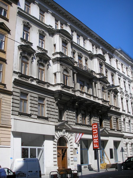 3925073_berggasse_vienna_march_2007_002 (450x600, 115Kb)