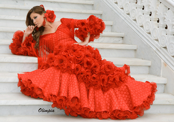 Платья. Фламенко - традициональный сплав испанского танца и музыки, кому н