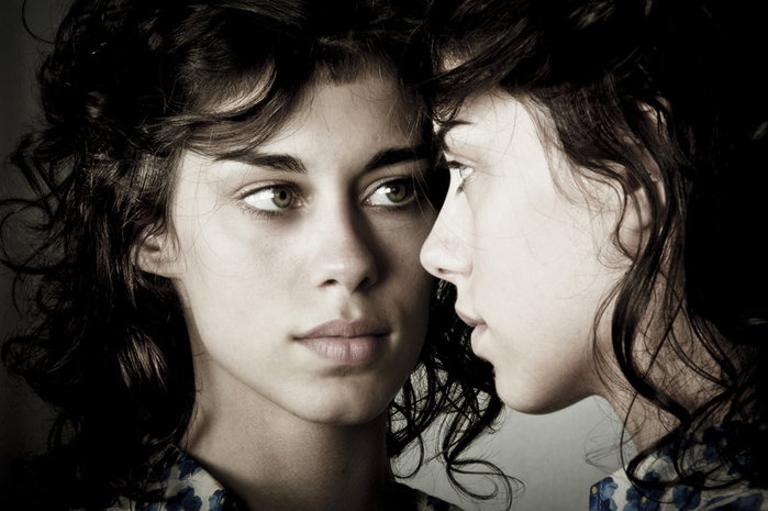 mirror_by_nikifrank-d3hn7mk (700x465, 66Kb)