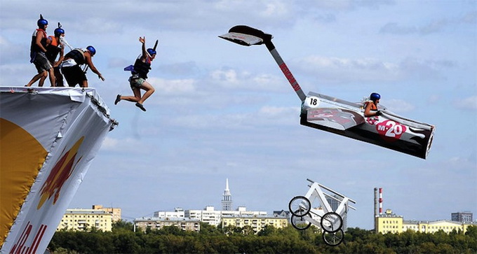 RedBullFlugtagMoscow20117 (680x363, 86Kb)