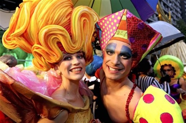 Пропаганда однополых браков на 34-ом Марди Гра фестивале в Сиднее, Австралия, 03 марта 2012 года.