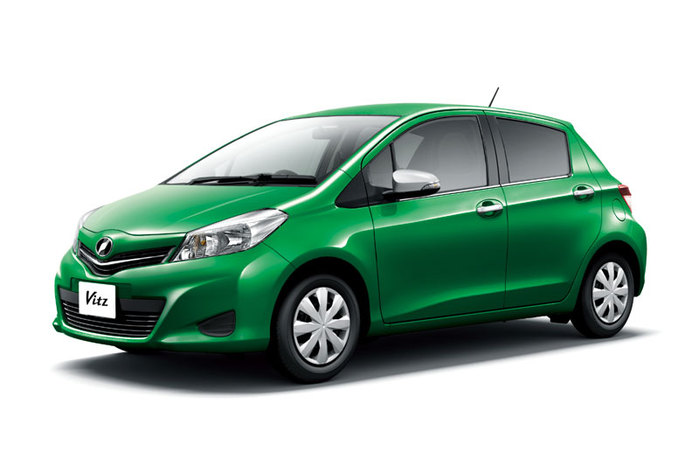 2011-Toyota-Yaris-Vitz-Green (700x466, 45Kb)