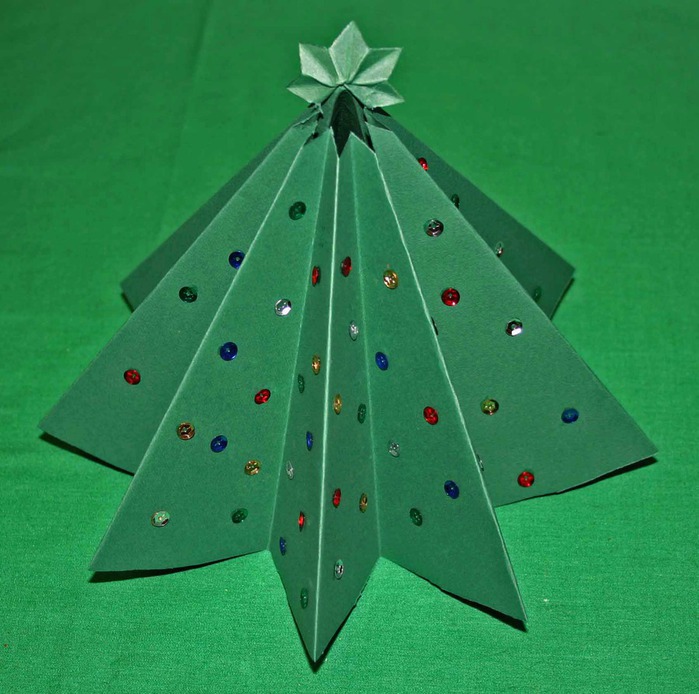 easy-christmas-crafts-paper-christmas-tree-green-card-stock-with-sequins (700x694, 115Kb)