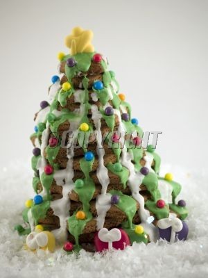 stock-photos-gingerbread-christmas-tree-pixmac-67371421 (300x400, 23Kb)