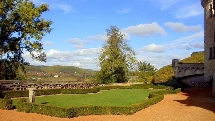 замок в Миланде (Chateau des Milandes). 42399