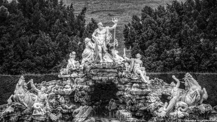 neptune_fountain_in_vienna_by_pingallery-d47naa7 (700x393, 109Kb)